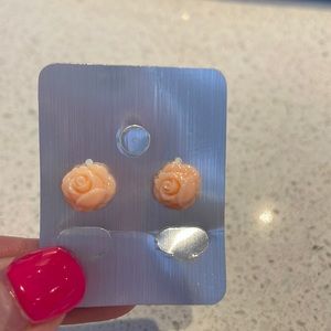 CLEAR OUT💎2/$6 or 4/$10 Handmade Resin Rose Earrings (peach)
